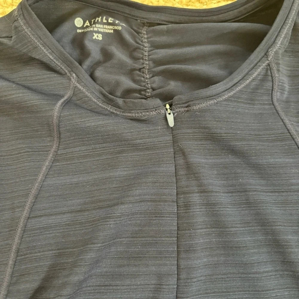 Athleta Pacifica Run Bike Navy Top - size XS​​​